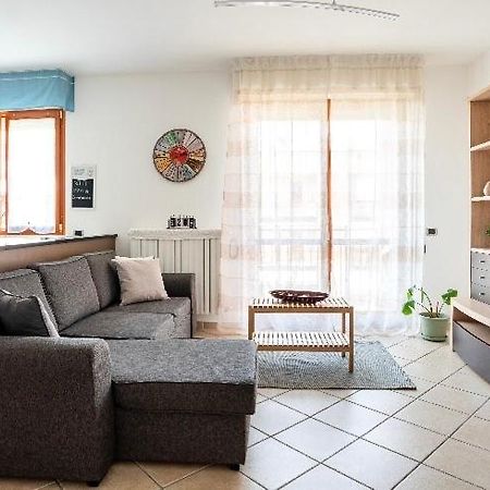 Casti - Appartamento Mm3 Comasina Milán Exteriér fotografie