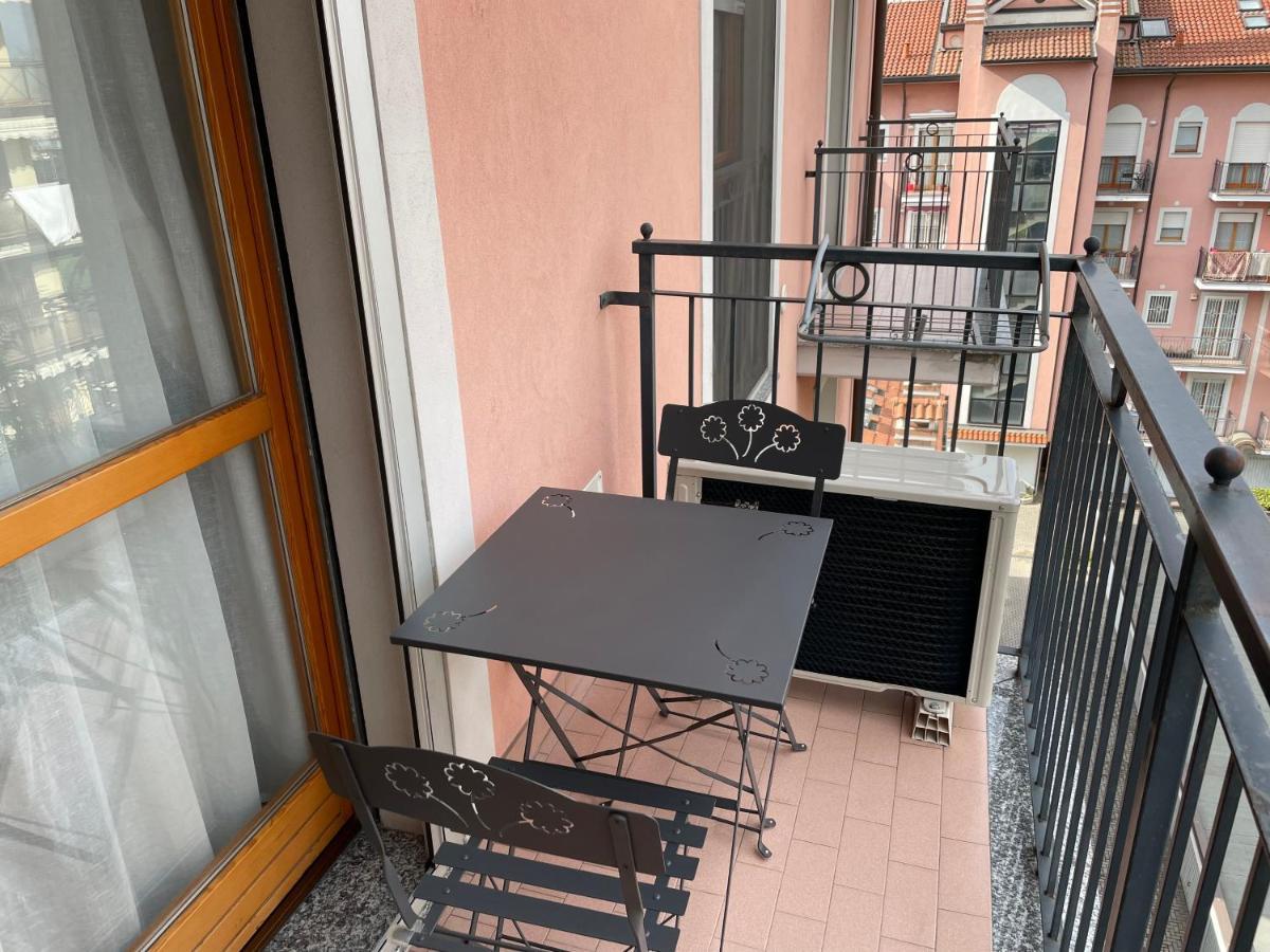 Casti - Appartamento Mm3 Comasina Milán Exteriér fotografie