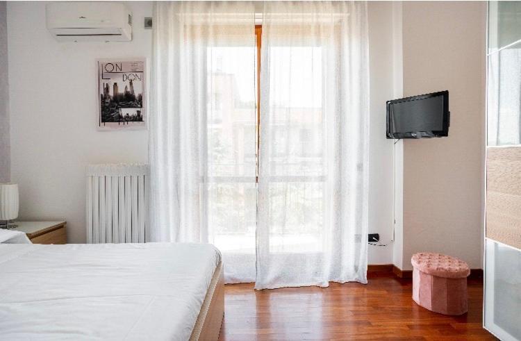 Casti - Appartamento Mm3 Comasina Milán Exteriér fotografie